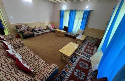 She House | Tsetanpa homestay