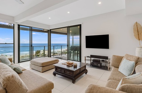 Tugun House | Tugun Hideaway - Pet Friendly Family Beach House - Min. 3 Night Stays!
