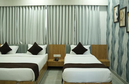 Dabhoi Hotel | Tulip Restaurant Banquet & rooms