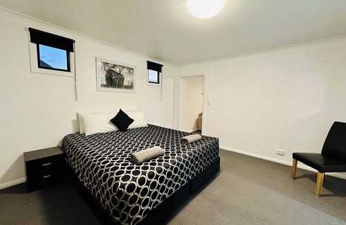 Inverell Hotel | Twin Swans Motel