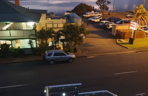 Harrington Apartment | UNIT 1. OPPOSITE THE OCEAN. BEACH .RIVER.PET FRIENDLY. 1 FREE PARKING