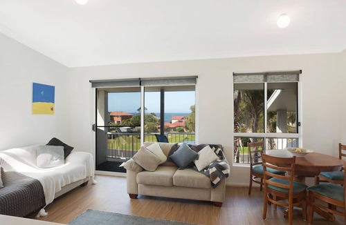 Dalmeny Apartment | Unit 2, 43 Noble Parade, Dalmeny