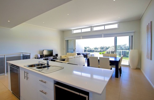 Korora Apartment | Unit on the Coffs Coast Your 4 Bedroom Getaway on The Coffs Coast
