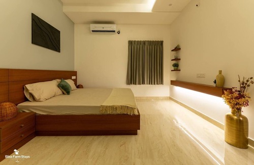 Bhongir House | Urban 5BHK - Pool & Terrace - By Bliss Farm Stays