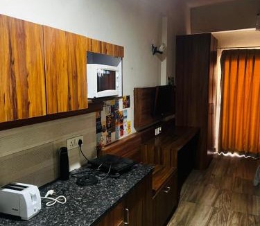 Greater Noida Bed & Breakfast | Urban Luxe Flat I Peaceful and Prime Location