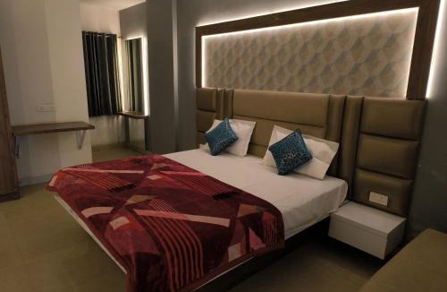 Chandrapur Hotel | URBAN STAY 24x7