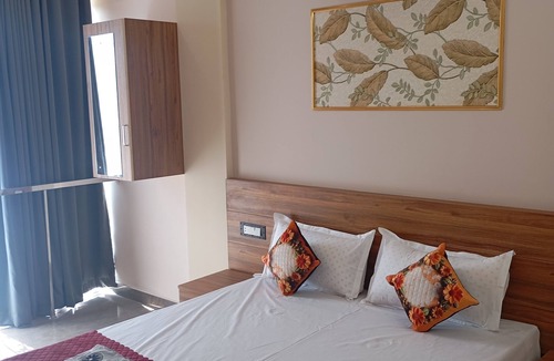 Kaloor Hotel | URBAN STAY