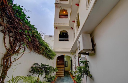 Vidhyadhar Nagar Hotel | Utsav Vilas