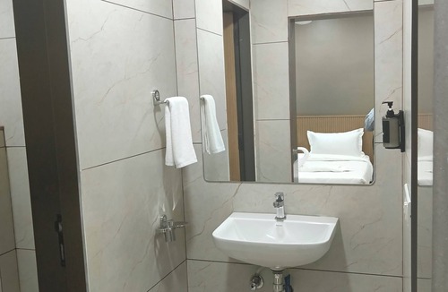 Bhuj Hotel | V Club Bhuj