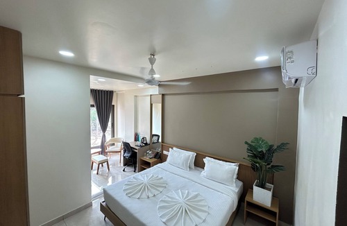 Bhuj Hotel | V Club Bhuj