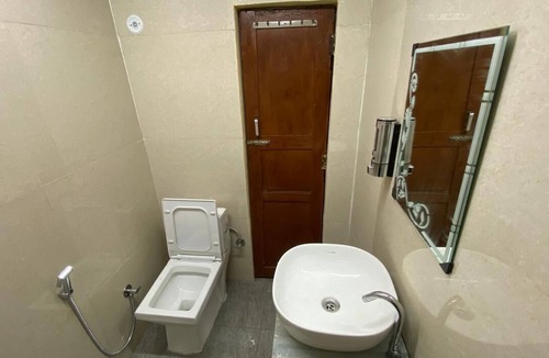 Gobind Dham Hotel | Vaikunth Homestay