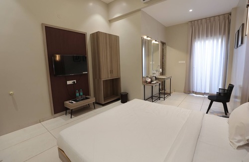 Latur Hotel | Vaishnav Hotel