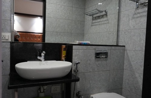 Candolim Hotel | Valentines Retreat- Near Candolim Beach