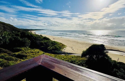 Valla Beach Cottage | Valla Beach Getaway - Ocean Views - 2 bed cottage - Pet Friendly - Walk to Beach