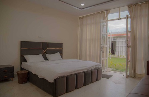 Sanchi Hotel | Vedaanvi & palace & Resort