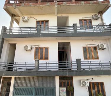 Auli Bed & Breakfast | Veera Stays Premium