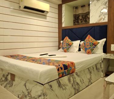 Wellington Pier Hotel | Venus Guest House