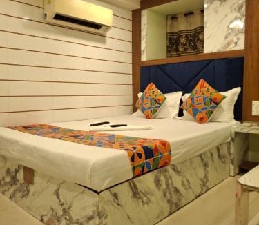 Wellington Pier Hotel | Venus Guest House