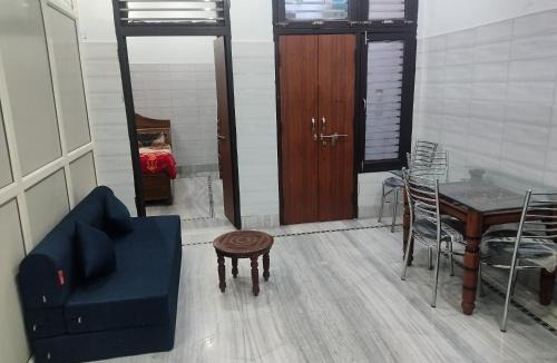 Agra Apartment | Verma Niwas A Warm & Homely Stay