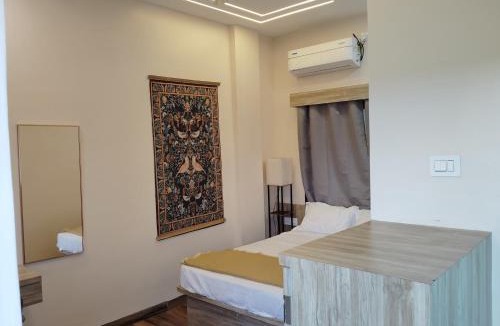 Khuldabad House | Verulai Hotel near Ellora Caves