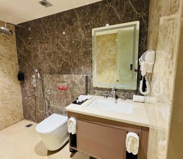 Jabalpur Hotel | Vetiver Grand