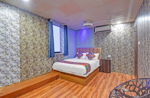 Aundh Hotel | Via Arya Inn
