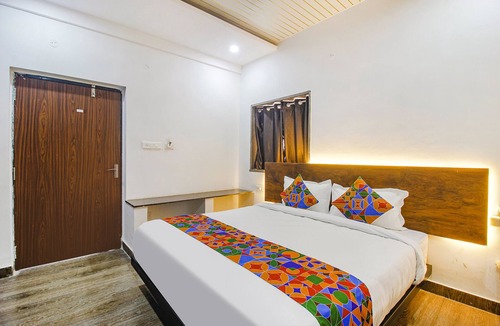 Hyderabad Hotel | Via Dark Inn - Nr Golkonda Fort