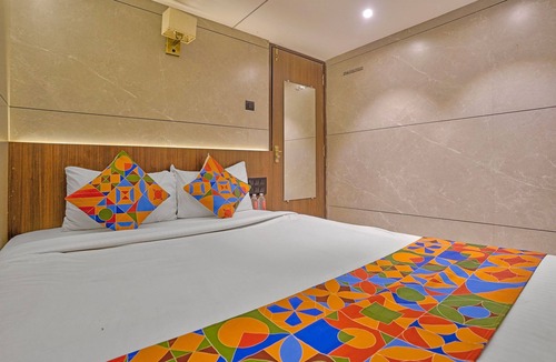 Nanganallur Hotel | Via KR Chennai