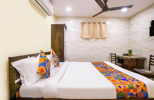 Goregaon West Hotel | Via Metro Galaxy Inn
