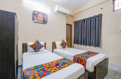 Kondapur Hotel | Via Prestige Castle - Nr. HITEX Exhibition Center, Hitech City