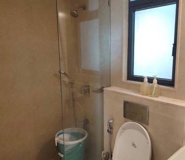 Kurla Apartment | Vienna Studio near BKC Pool Wi-Fi Kitchen