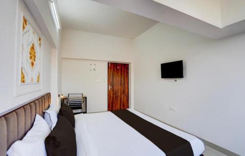 Allahabad Hotel | Vijay Sqaure
