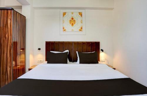 Allahabad Hotel | Vijay Sqaure