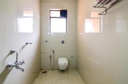 Sernabatim Villa | Villa - Sleeps 8 - Garden - Parking - Patio
