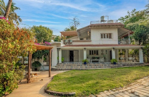Jawhar Villa | Villa Sora, Palghar by Ebony Stays | Private 2 BHK with Pool & Garden