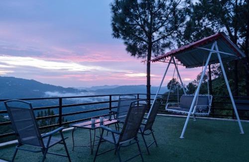 Sabathu Villa | Villa Woodside Meadows by VEO - Hilltop villa with Jacuzzi at Kasauli