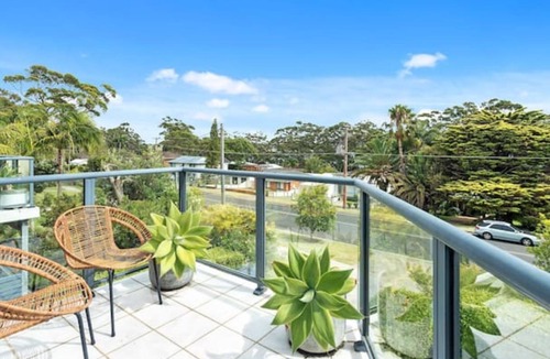 Vincentia House | Vincentia Style by Book Jervis Bay - Only 150m to the Beach - Free Wifi & Chrome Cast