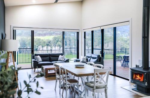 Apple Tree Flat House | Vineyard stay at Mudgee