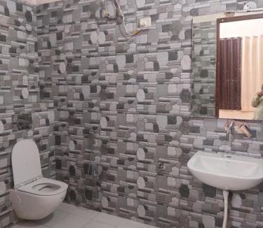 Gomti Nagar House | Vista Home stay