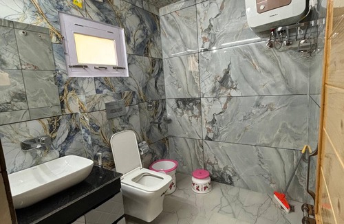 Shilon Bagh Hotel | Vizvei