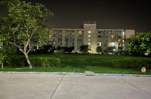 Vrindavan Apartment | Voyzen Sthal - Luxury 1BK Apartment Near Prem Mandir with Kitchen & Free Parking
