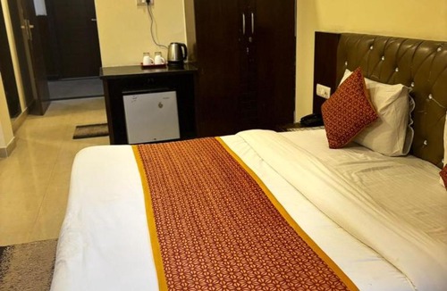 DLF City Hotel | VR Residency 83