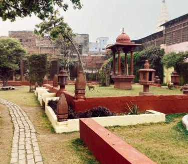 Vrindavan Hotel | Vrinda Kunja Ashram