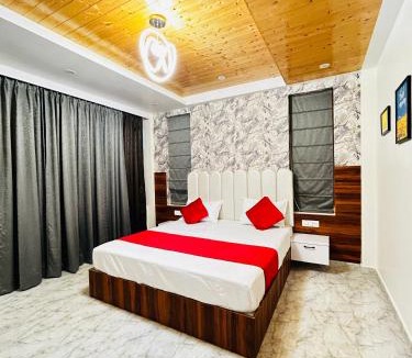 Shimla Apartment | Wake Up to Valley View - 3BHK with Balcony - Mall Rd