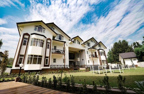 Nishat-Shalimar Apartment | Walisons Homestay Spirea 1 BHK plus 1 Sofa Bed Apartment