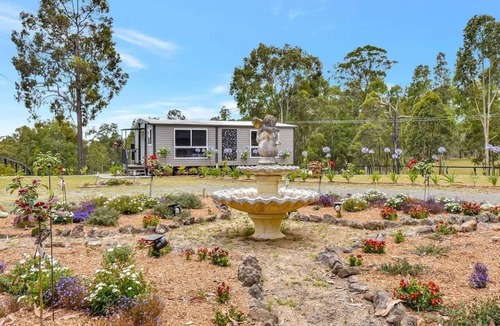 Ellalong House | Wallaby Gully Farm Cottage - Peace, Quiet, Serenity
