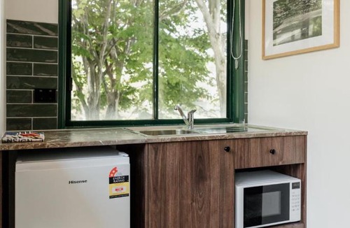 Mudgeeraba Hotel | Wallaby Hotel