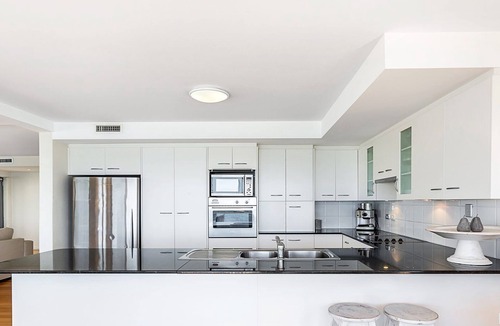 Salamander Bay Apartment | Wanda Beach - 2/197 Soldiers - Waterfront Apartment