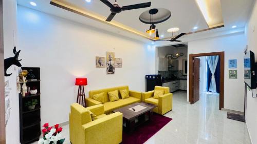 Bullawala Apartment | Warm Nest