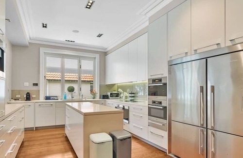 Warrawee House | Warrawee 别墅&6房5卫泳池&厨房设备齐全